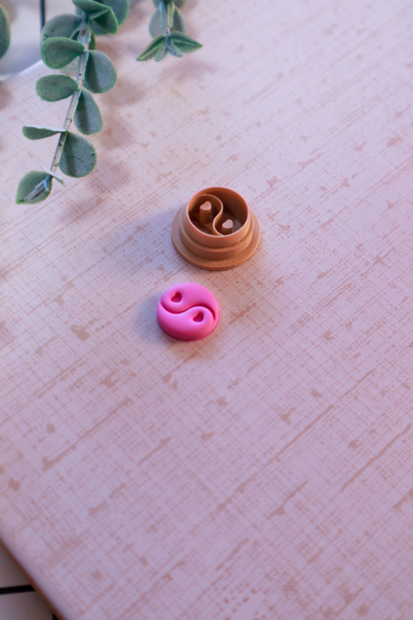 Yin i Yang sa srcima - modlica za glinu