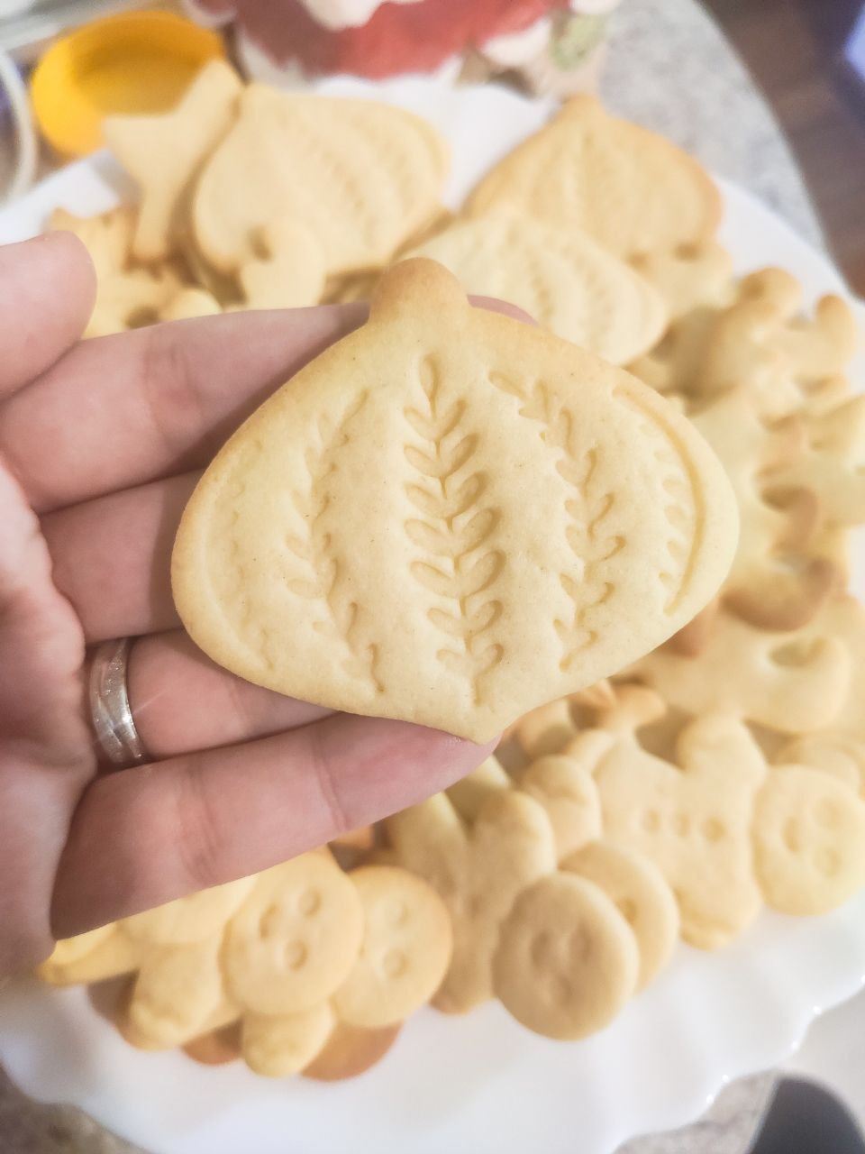 Keksi koji se ne dižu - recept za one koji rade keksiće s kraljevskom glazurom ili samo žele da keksi zadrže svoj oblik