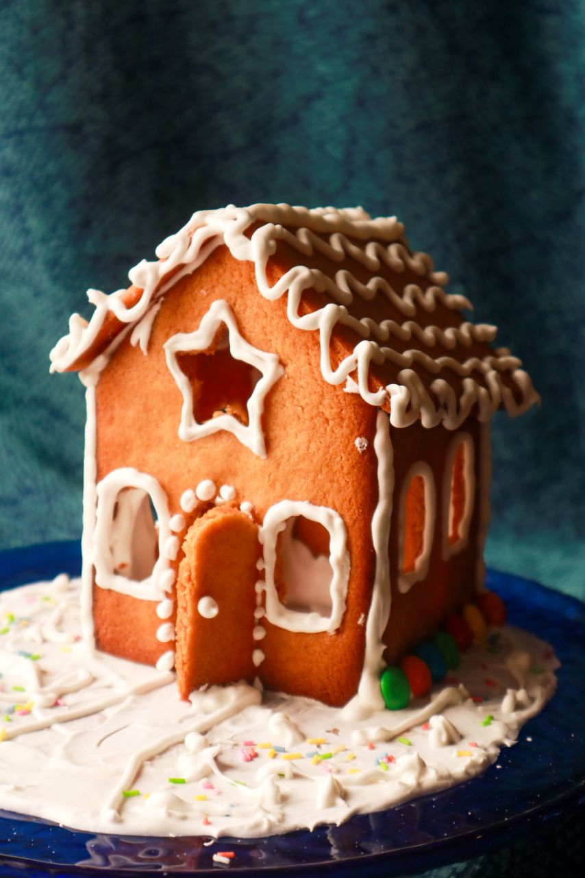 Gingerbread kućica - set modlica za izradu kućice od tijesta