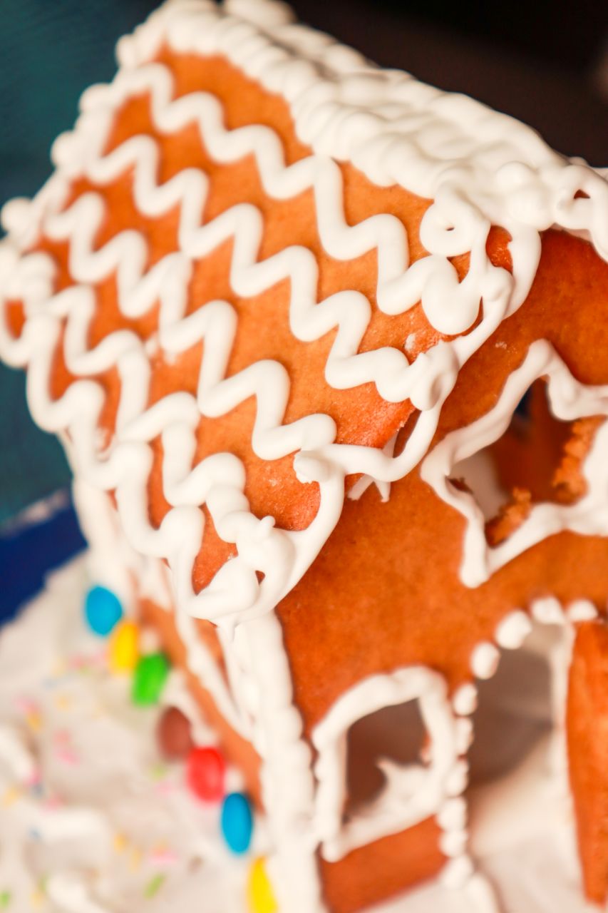 Gingerbread kućica - set modlica za izradu kućice od tijesta