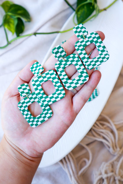 Naušnice s bijelim i zelenim kvadratićima