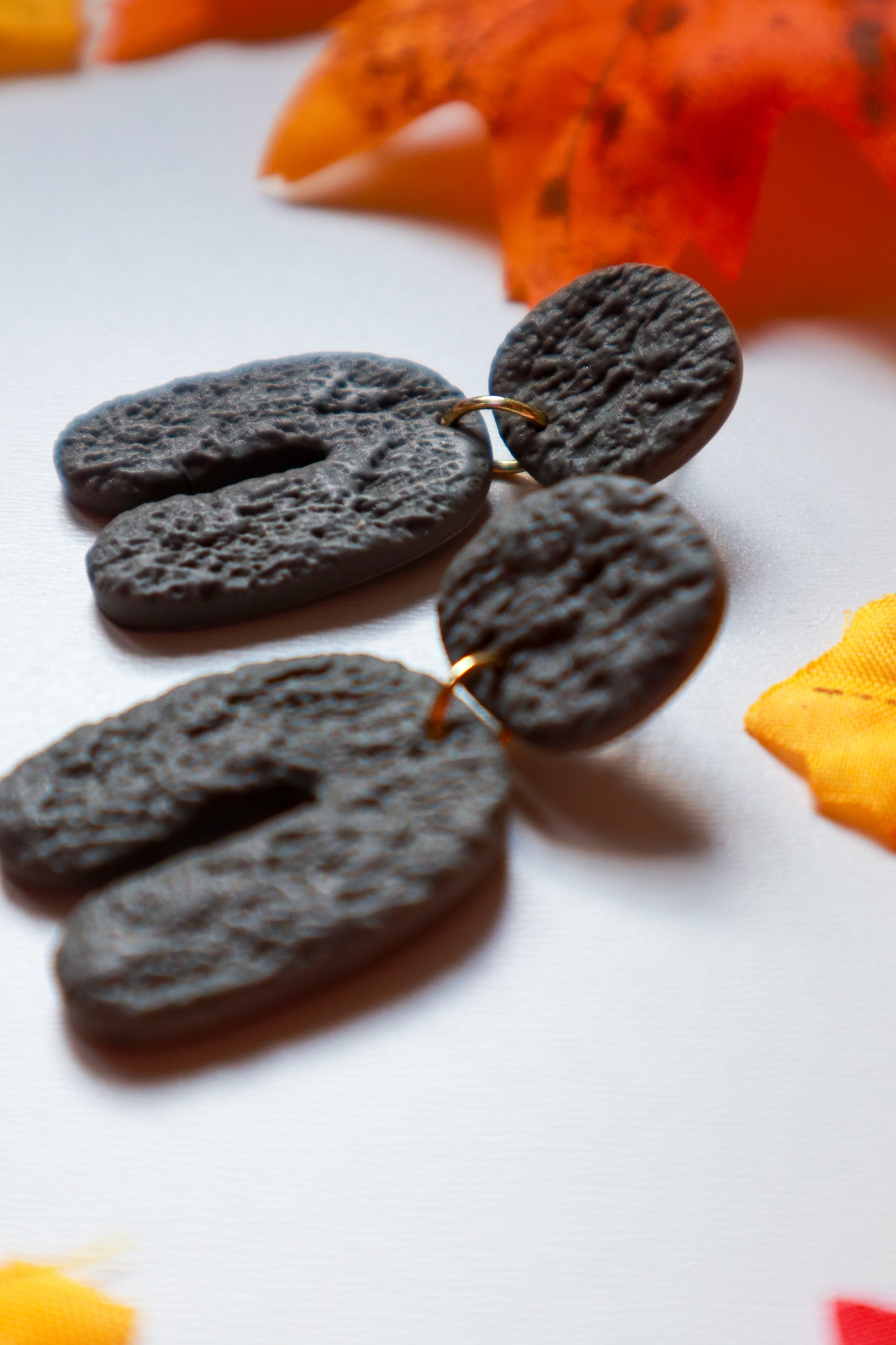 Naušnice s efektom betona / kamena - naušnice