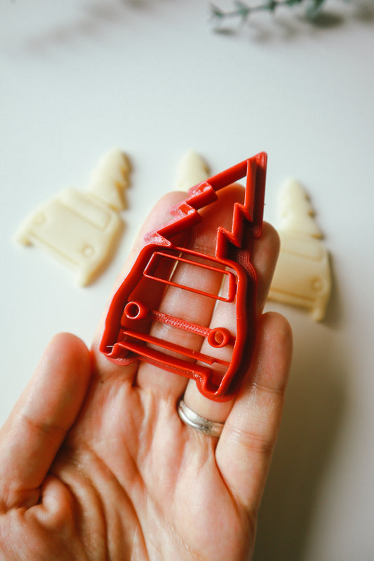 Auto s božićnim drvcem - modlica za kolače